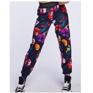 LIKE NEW Jo+Jax Floral City Joggers